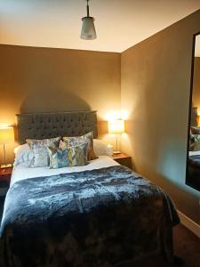 Six Brunton Place Guest House