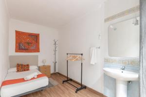 Standard Single Room with Shared Bathroom room in Pensión Zacatin