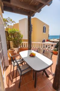 Altamar 28 with terrace&pool By CanariasGetaway