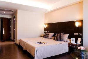 Family Room room in Hotel Coia de Vigo