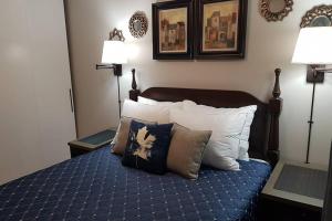 Sarnias Hidden Gem - 3 BR2 BA by CollegeHwyArena