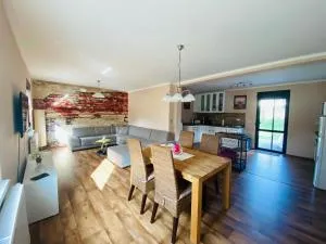 Großzügiges Ferienhaus am Senftenberger See mit 2 Terrassen - Niemtsch