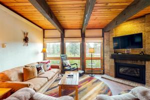 Two-Bedroom Apartment room in Lodge C at Steamboat