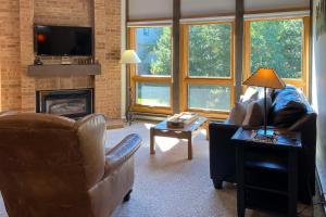 Apartment with Balcony room in Lodge B at Steamboat II