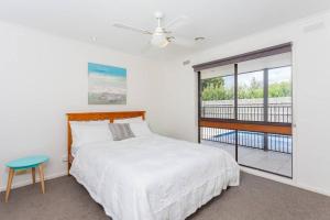 Charmes, paradise by the shore