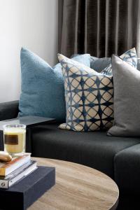 Aisiki Stays Apartments at North Finchley, 3-Bedroom & 2-Bathroom, Pet Friendly Flat, King or Twin Beds with Free Wi-Fi