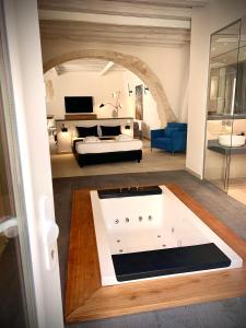 Isabella di Castiglia Apartments