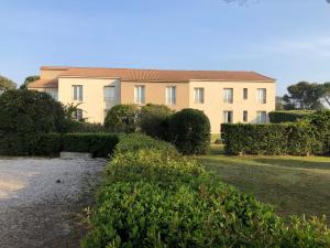 Hotels Logis Hotel Restaurant Les Aubuns : photos des chambres