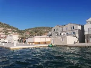 Heritage Rooms Kut - Vis