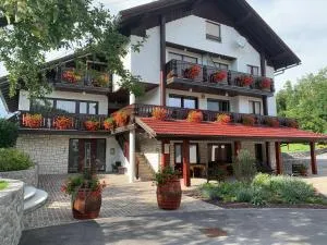 Žigon Bed & Breakfast - Hotedršica