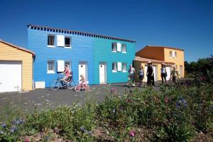 Maisons de vacances Les Amareyeurs - Ile d'Oleron - Maison classee 3 etoiles avec piscine - Clim - Velos : photos des chambres