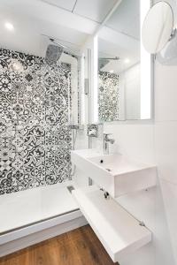 Hotels Courcelles Mederic : Chambre Double Supérieure