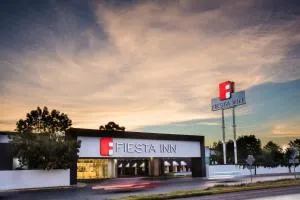 弗艾斯塔圣卢斯普特奥斯格奥日艾塔华雷斯酒店 - 圣路易斯波托西