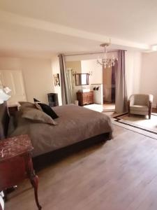 Authentieke Franse kamer. photo 9