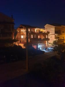 Apartments Damir 2838