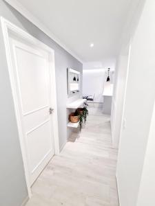 Central and New Fancy 2 Bedroom Apart.w 2 Wc