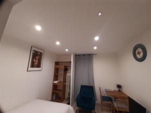 Appartements Appartement AAD1 Clamart 200 m du Tramway T6 st pave blc avec cuisine separee : photos des chambres