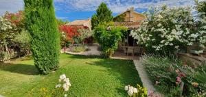 Maisons de vacances Le Mas des Fleurs Seguret : photos des chambres