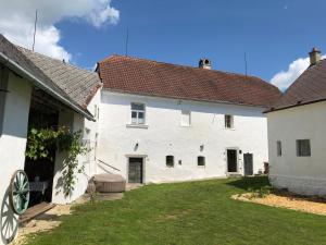 Historic Farmhouse Kojetice