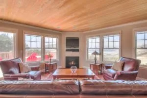 Pelican Reach - Roads End