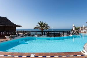 Altamar 52 with terrace & pool By CanariasGetaway