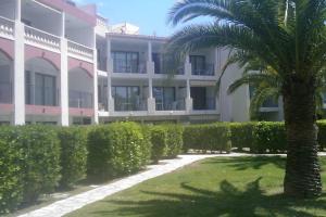 Appartements La Petite Cachette - Pool and 150m to the beach : photos des chambres