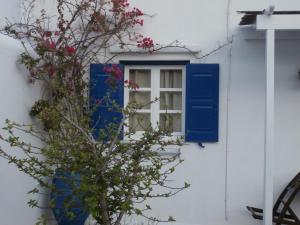 GALINI - BUNGALOWS -KIONIA Tinos Greece