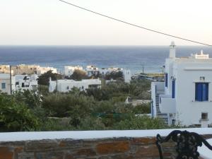 GALINI - BUNGALOWS -KIONIA Tinos Greece