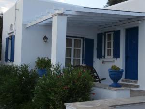 GALINI - BUNGALOWS -KIONIA Tinos Greece