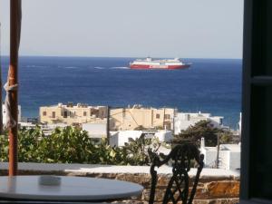 GALINI - BUNGALOWS -KIONIA Tinos Greece