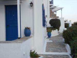 GALINI - BUNGALOWS -KIONIA Tinos Greece