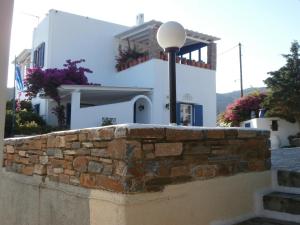 GALINI - BUNGALOWS -KIONIA Tinos Greece