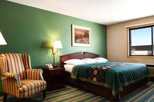 King Room - Non-Smoking room in Coratel Inn & Suites New Richmond