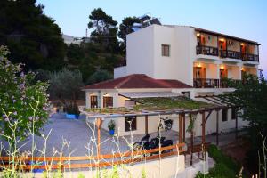 Pension Oasis Alonissos Greece