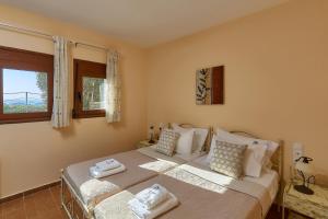 Kalypso - Three-Bedroom Villa with Private Pool