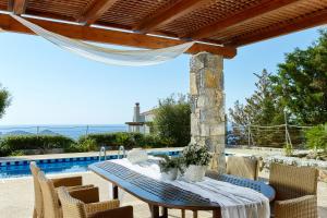 Kalypso - Three-Bedroom Villa with Private Pool