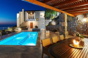 Pitho - Three-Bedroom Villa with Private Pool