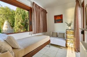 Pitho - Three-Bedroom Villa with Private Pool