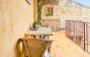 Maisons de vacances Beautiful Home In La Bastide Dengras With Wifi, Private Swimming Pool And Outdoor Swimming Pool : photos des chambres