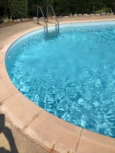 Villa C3 Arthur Rimbaub chambre d’hôte piscine proche mer plage 600m