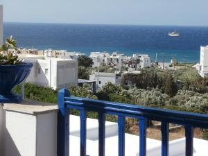 GALINI - BUNGALOWS -KIONIA Tinos Greece