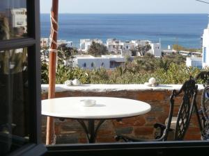 GALINI - BUNGALOWS -KIONIA Tinos Greece