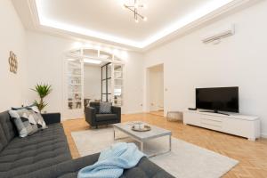 Space and Style in The Heart Of Budapest w 2BR&2BT