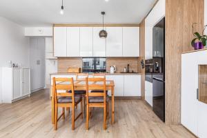 Apartamenty Artyleryjska 21 by Renters