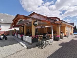 Penzion Pohoda, nepřístupné v pracovním oděvu