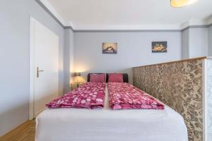 Astoria Balcony Apartment