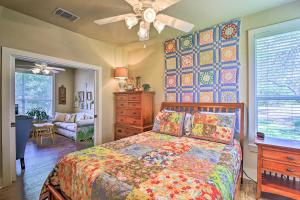 Cozy Texas Retreat with Patio, Grill and Fire Pit!