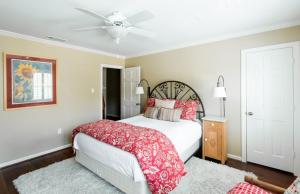Two-Bedroom Townhouse room in Forsyth Place by Lucky Savannah