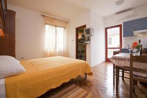 Studio with Terrace and Sea View room in Seaside apartments with a swimming pool Nin Zadar - 6153