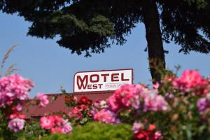 Motel West